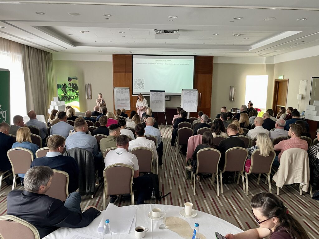 Help an FMCG business look 10+ years ahead: align teams on the forces shaping beer & beverages, define development directions and translate uncertainty into priorities.